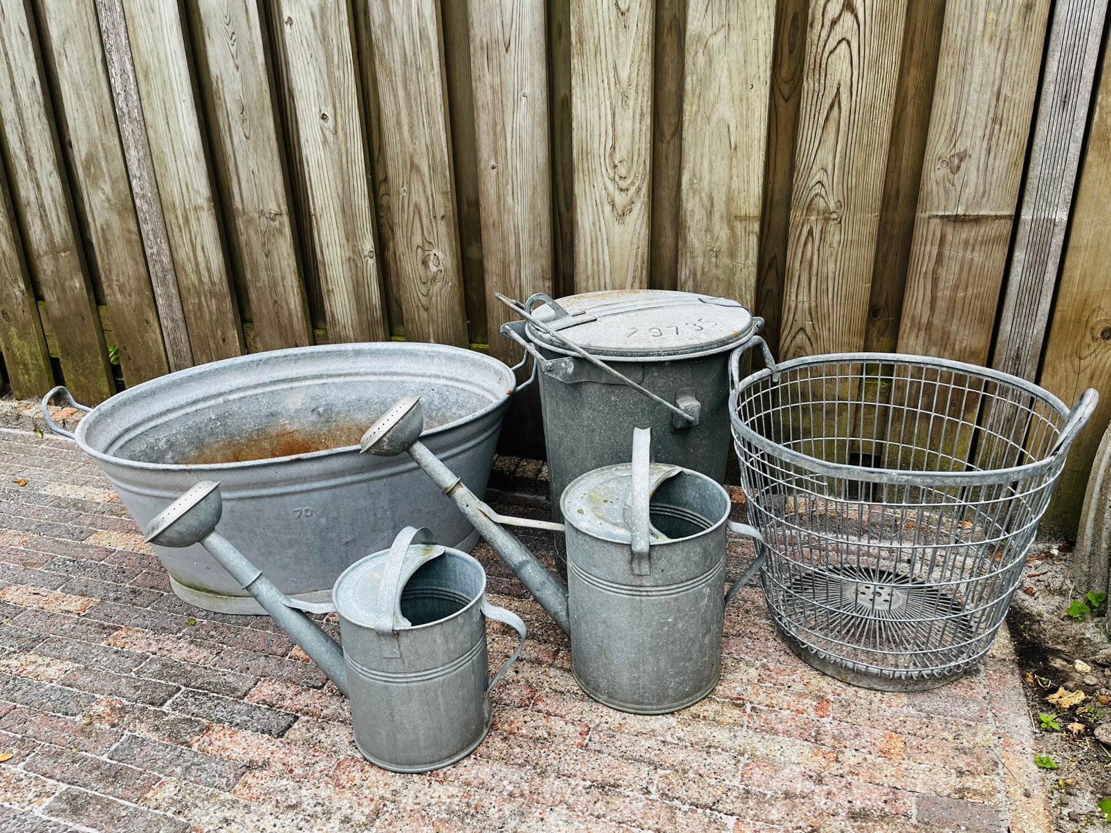 Decoratieve zinken items: prullenbak, mand, gieters, Ophalen, Gebruikt