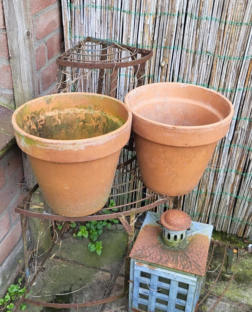 Bloempot terracotta 2 stuks samen 10 euro, Tuin en Terras, Bloempotten, Rond, Minder dan 40 cm, Balkon, Ophalen