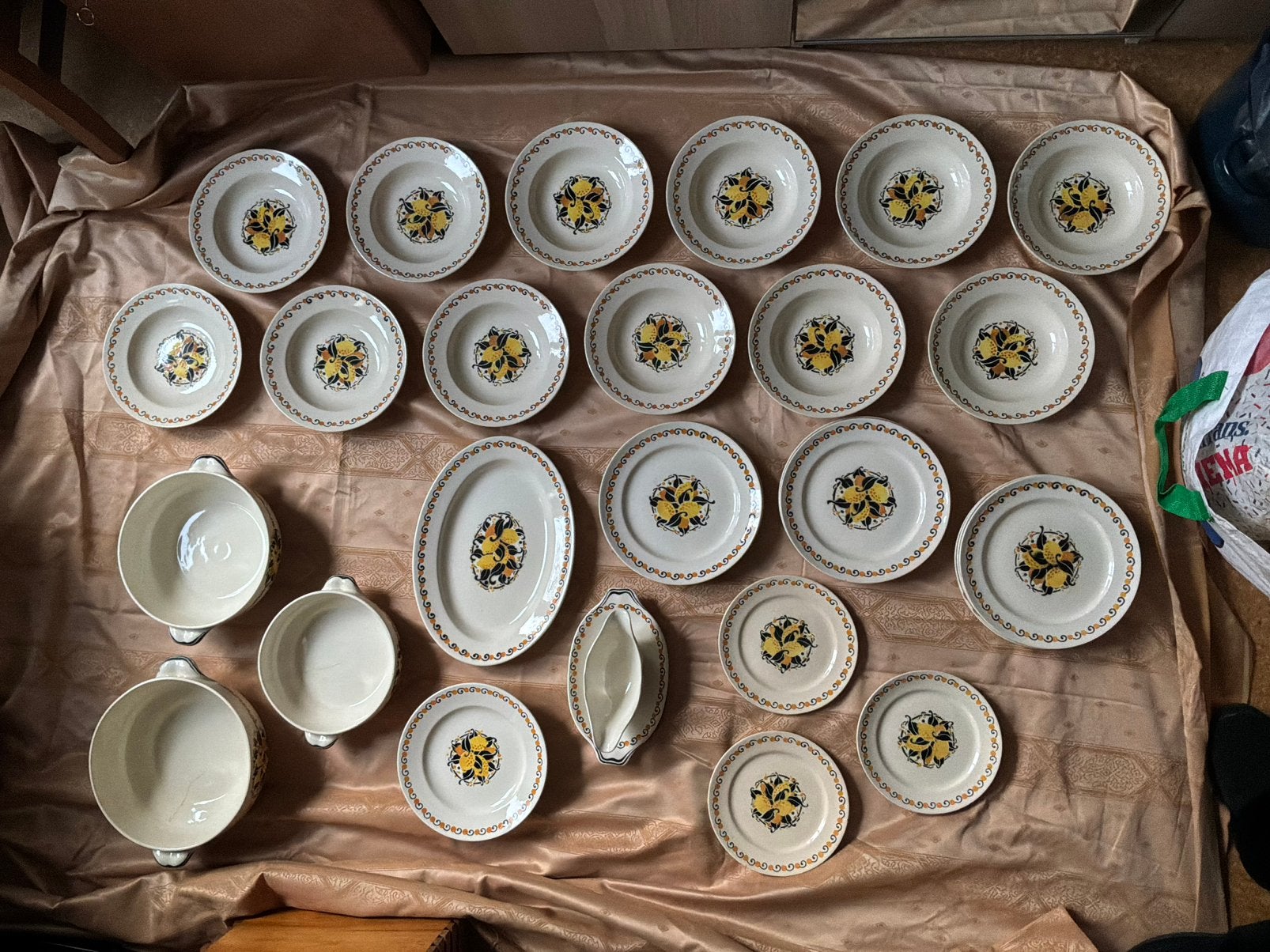 Art deco servies Capri met citroen Boch la Louvière Keramis, Ophalen