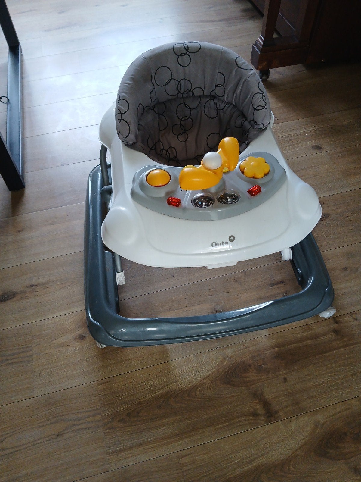 Qute loopstoel / loopauto, Ophalen, Gebruikt, Auto, Met wieltjes