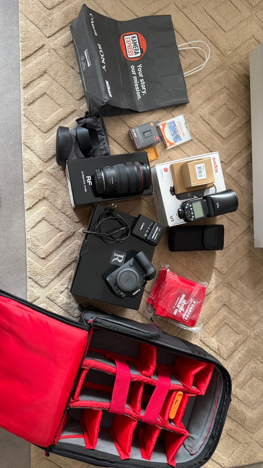 Canon EOS R6 Mark III + RF 24-70 F2.8L + Godox + Accu + Tas, Ophalen, Overige soorten, Camera