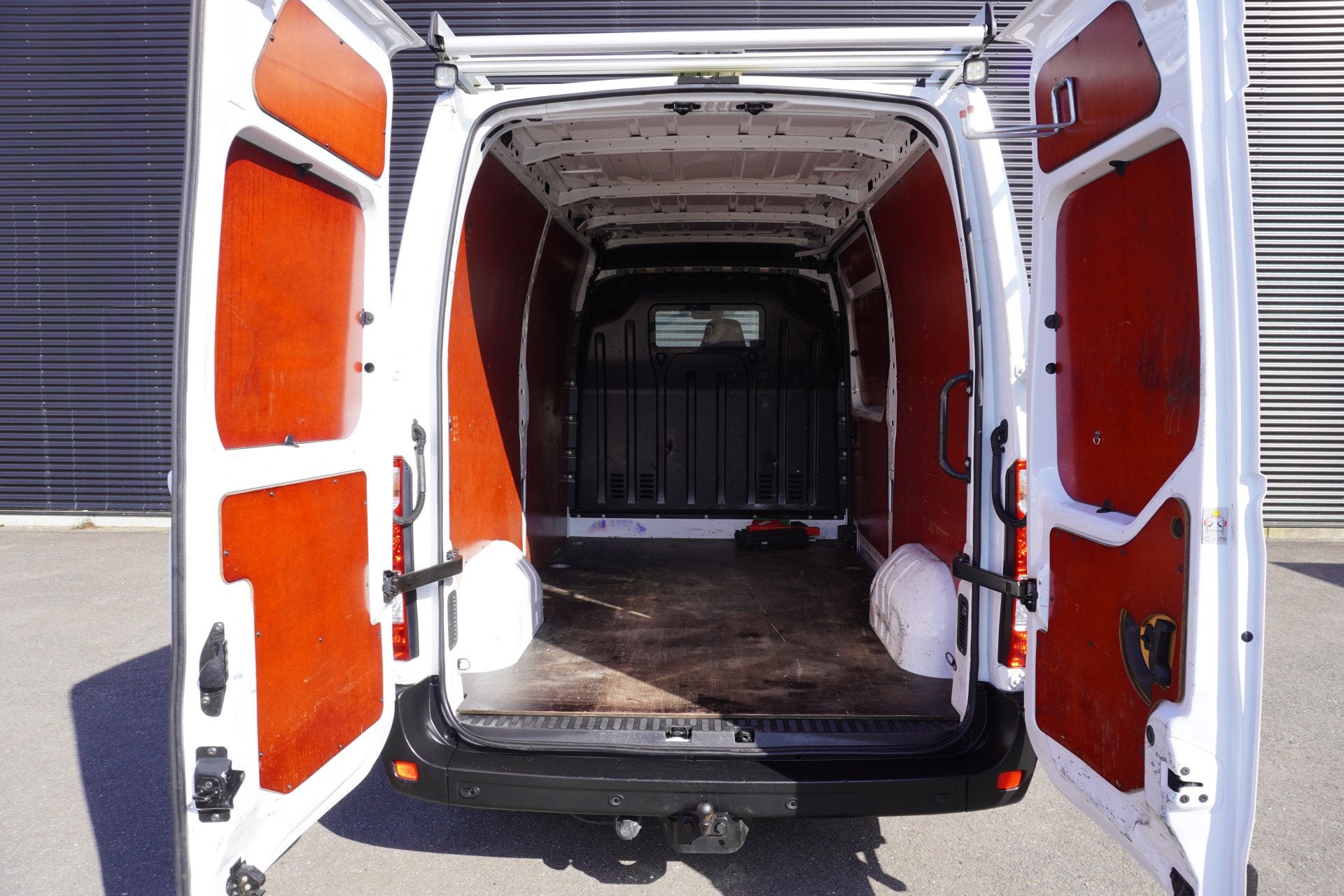 Renault Master 150pk L2H2 MARGE Imperiaal HANDEL EXPORT STOR, Auto's, Voorwielaandrijving, Stof, Gebruikt, 4 cilinders