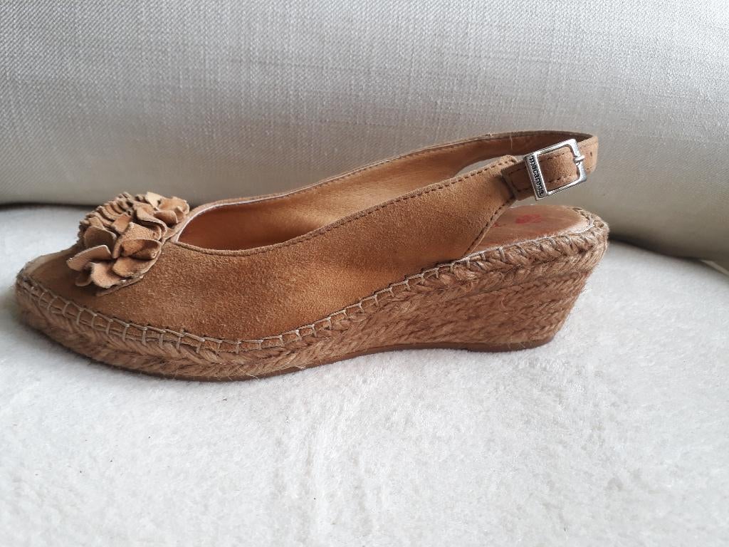 Mooie suede espadrilles van MACARENA      maat 37, Verzenden, Beige, Zo goed als nieuw, Espadrilles of Moccasins