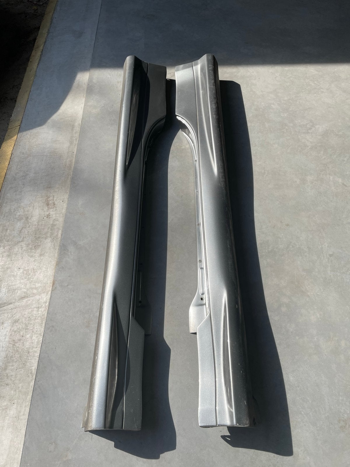 Nissan 350Z Nismo V1 Sideskirts, Auto-onderdelen, Ophalen, Gebruikt, Links, Spatbord