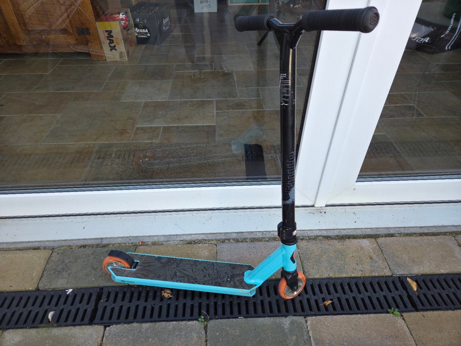 Stuntstep turquoise/zwart - Gebruikt, Fietsen en Brommers, Ophalen of Verzenden, Gebruikt, Gewone step, Onbekend