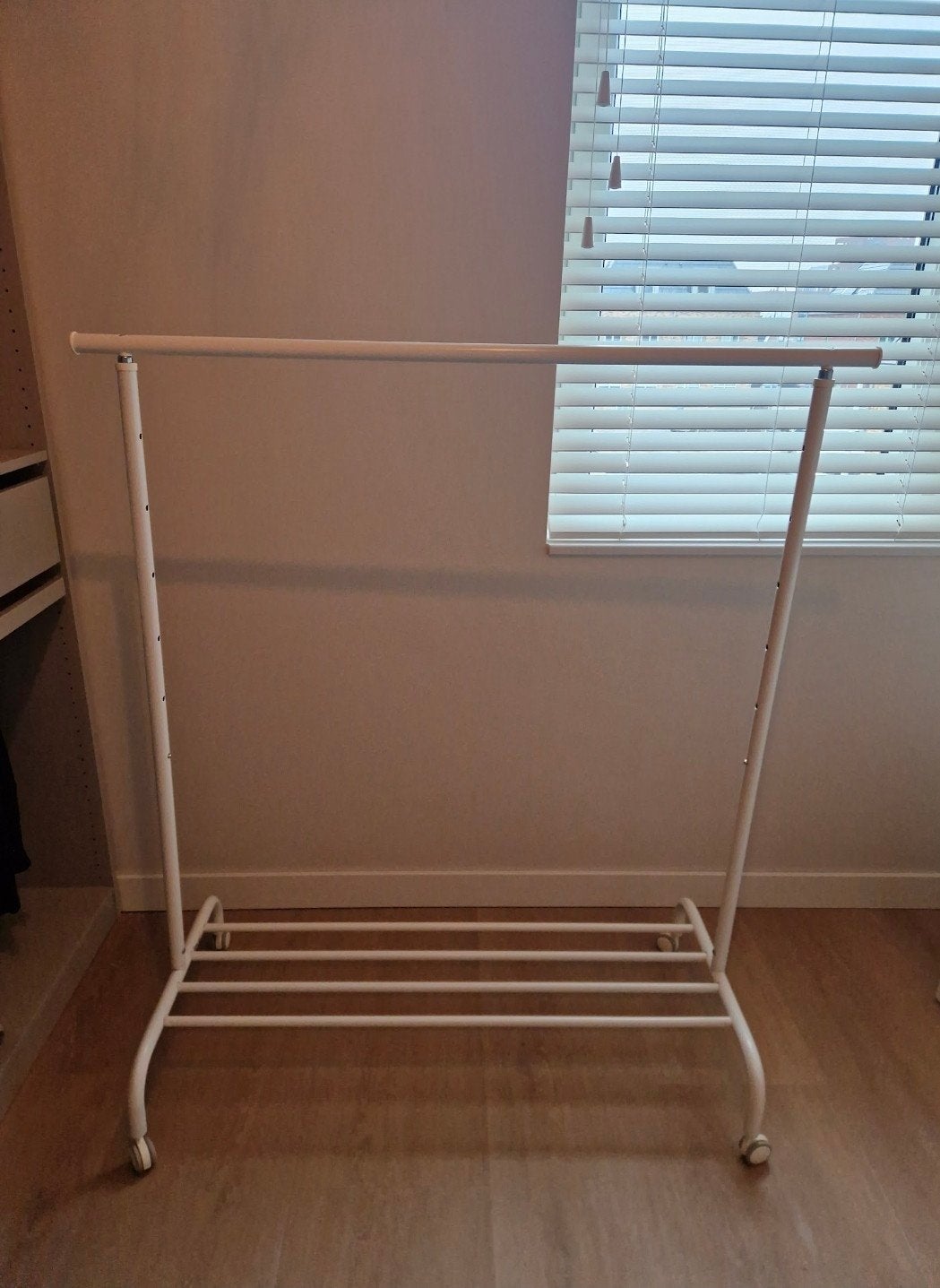 Kledingrek Ikea Rigga, Ophalen, Zo goed als nieuw