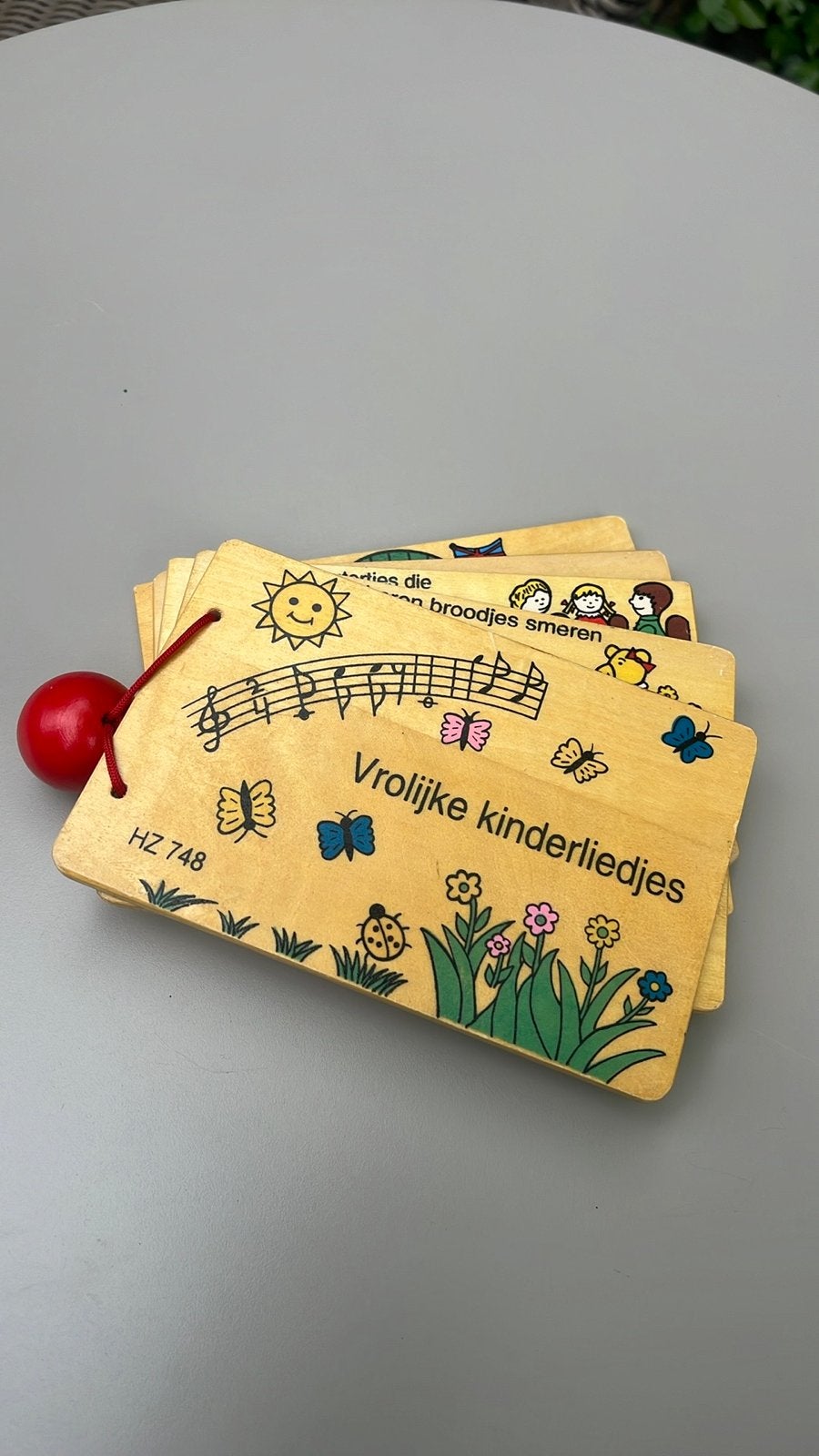 Vintage Houten Boekje met Vrolijke Kinderliedjes, Ophalen of Verzenden, Zo goed als nieuw, 1 tot 2 jaar