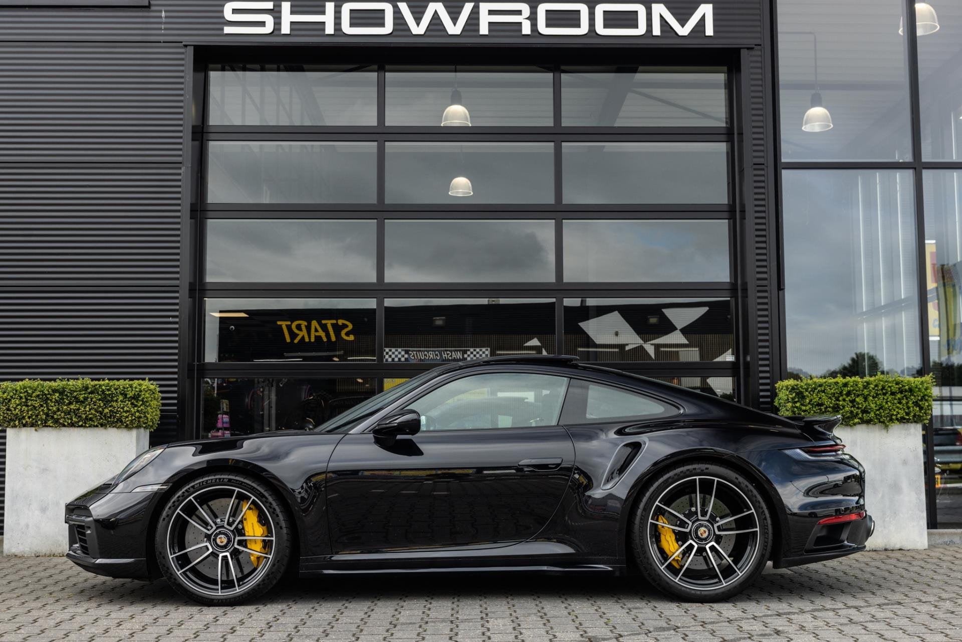 Porsche 911 992 3.8 Turbo S, 650pk, Carbon, Burmester, 1e la, Auto's, Automaat, Dealer onderhouden, Gebruikt, Zwart