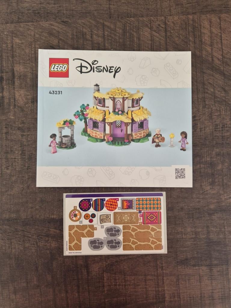 LEGO Disney 43231 Asha's huisje, Compleet, Lego, Ophalen of Verzenden, Zo goed als nieuw