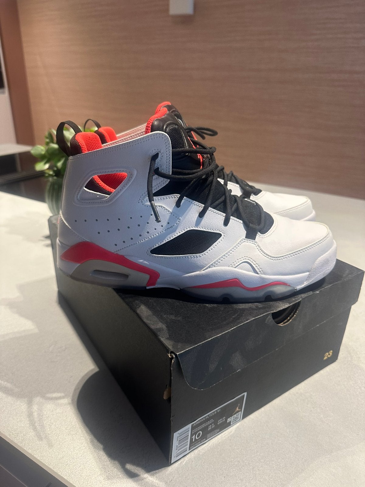 Nike Air Jorden, Wit, Ophalen of Verzenden, Sneakers of Gympen, Zo goed als nieuw