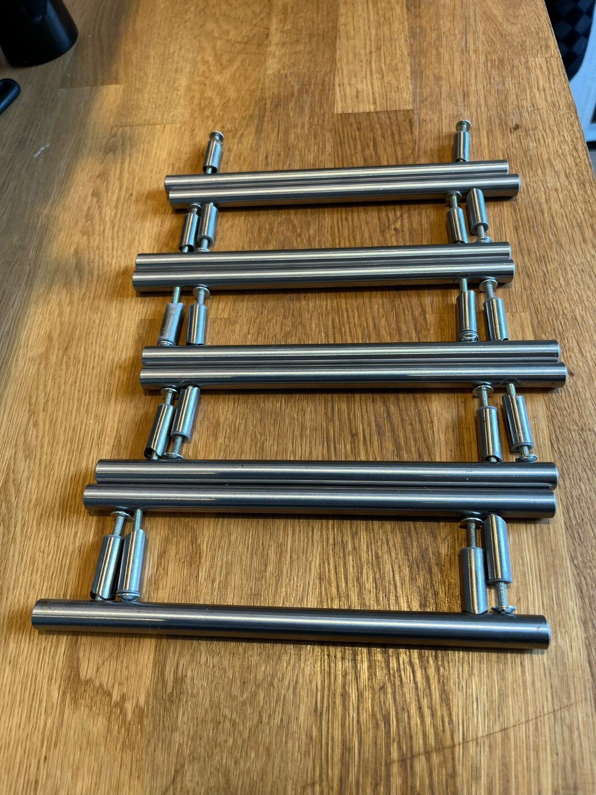 6x IKEA BAGGANÄS handgrepen RVS-kleur 213 mm, Huis en Inrichting, Ophalen, Zo goed als nieuw