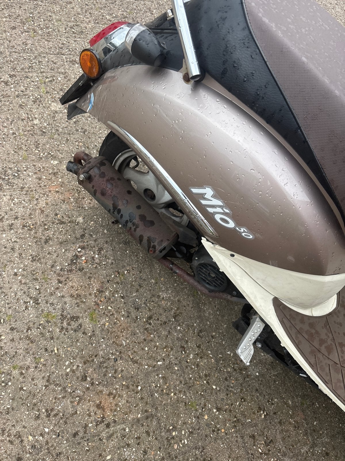 SYM Mio 50 te koop: opknapper met diverse defecten, Fietsen en Brommers, Ophalen, Gebruikt, Overige typen, SYM