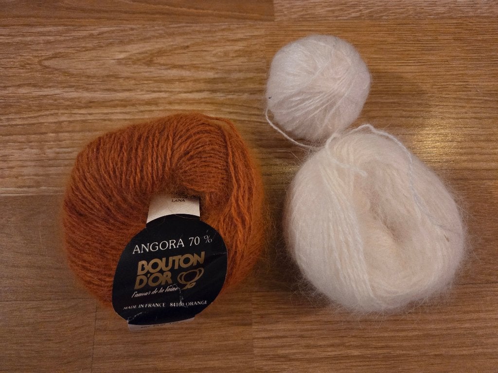 Angora wol - oranje en Wit, Hobby en Vrije tijd, Ophalen of Verzenden, Nieuw, Breien of Haken, Wol of Garen