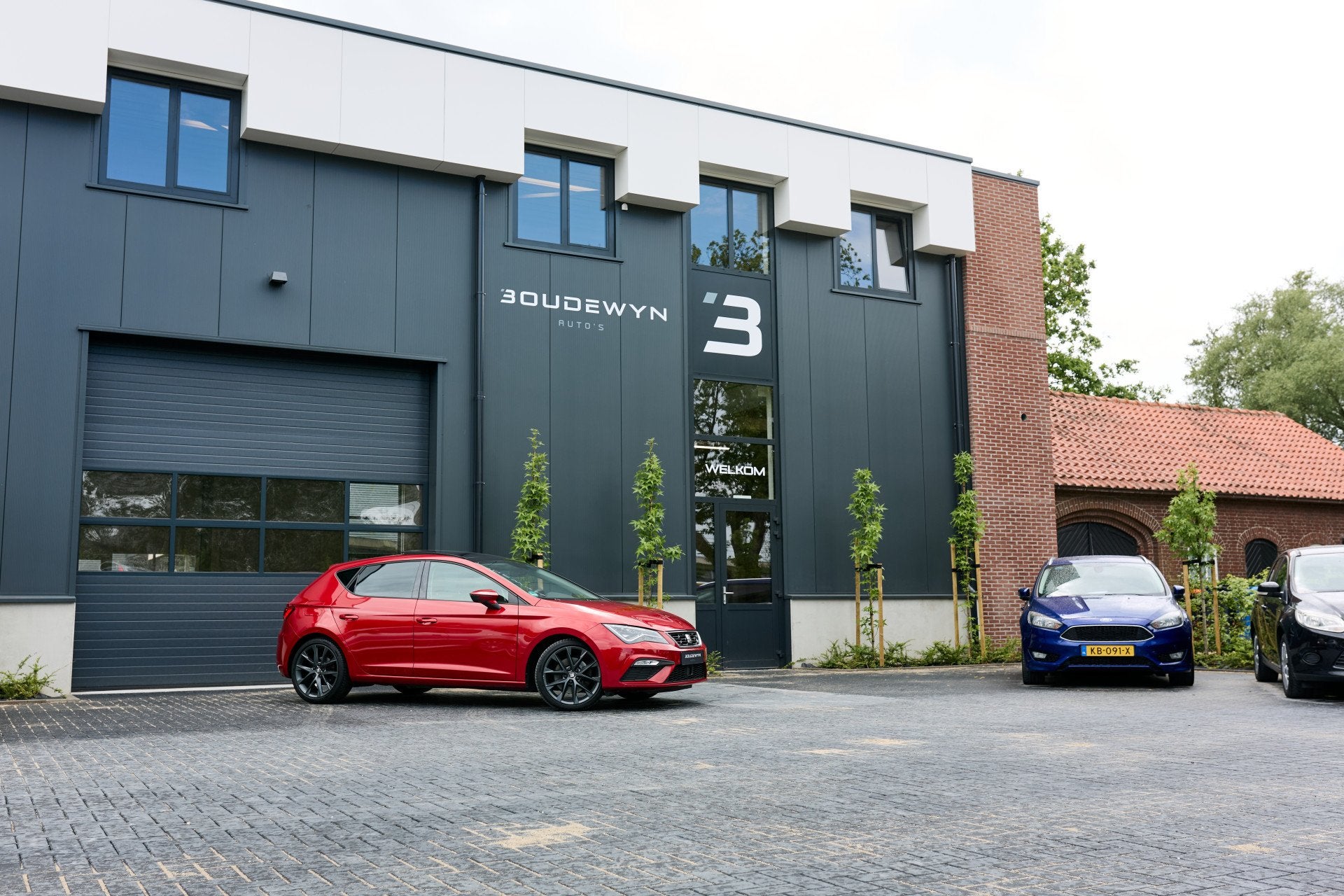 BMW 3 Serie Touring 316i Sportline Cruise Control | Stoelver, Auto's, Euro 6, 4 cilinders, Zwart, Handgeschakeld