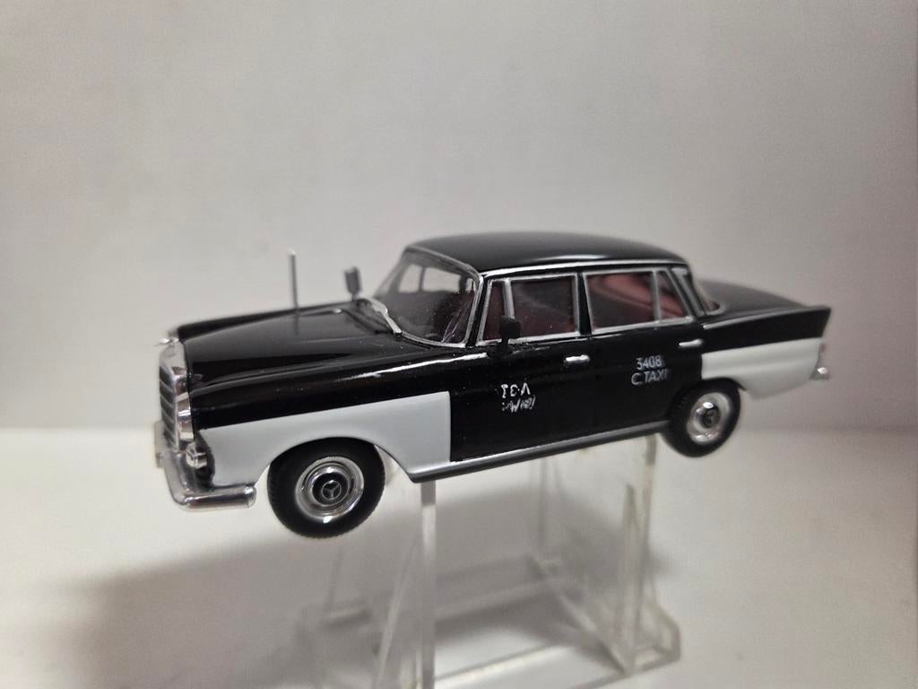 Ixo/Altaya Mercedes 200D Taxi 1:43, Overige merken, Auto, ., Ophalen of Verzenden