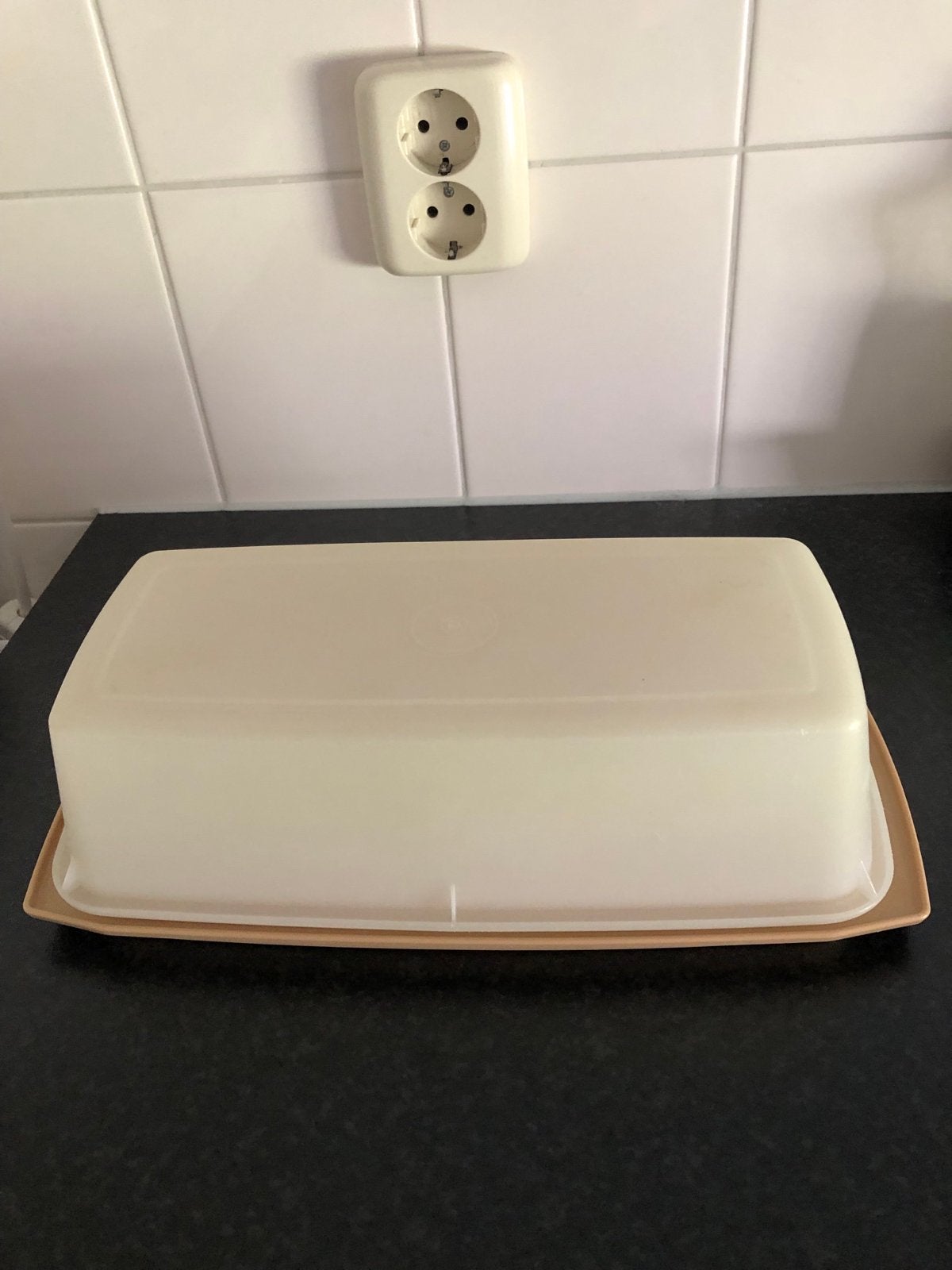 Tupperware cakedoos,Ideaal voor cake,cupcakes,en gebak, Huis en Inrichting, Keuken | Tupperware, Ophalen, Crème, Bewaardoos, Met deksel
