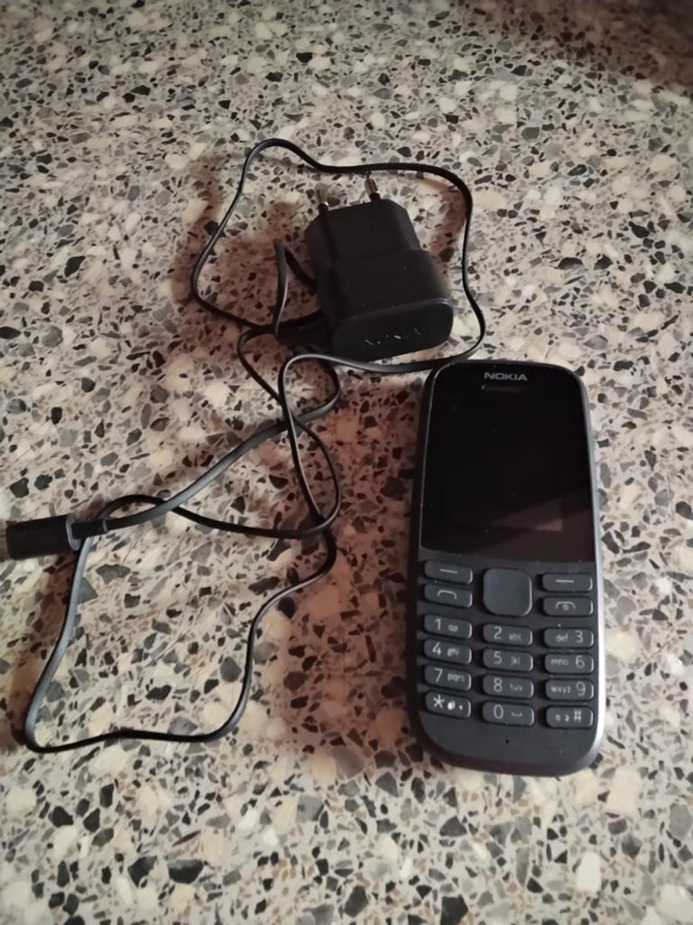 Te koop nokia 105 met oplader, Telecommunicatie, Ophalen of Verzenden, Geen camera, Zwart