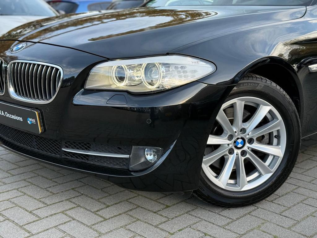 BMW 5-serie 520i High Executive|Nieuwe Ketting|Leder|Navigat, Auto's, Automaat, Euro 5, Achterwielaandrijving, Gebruikt
