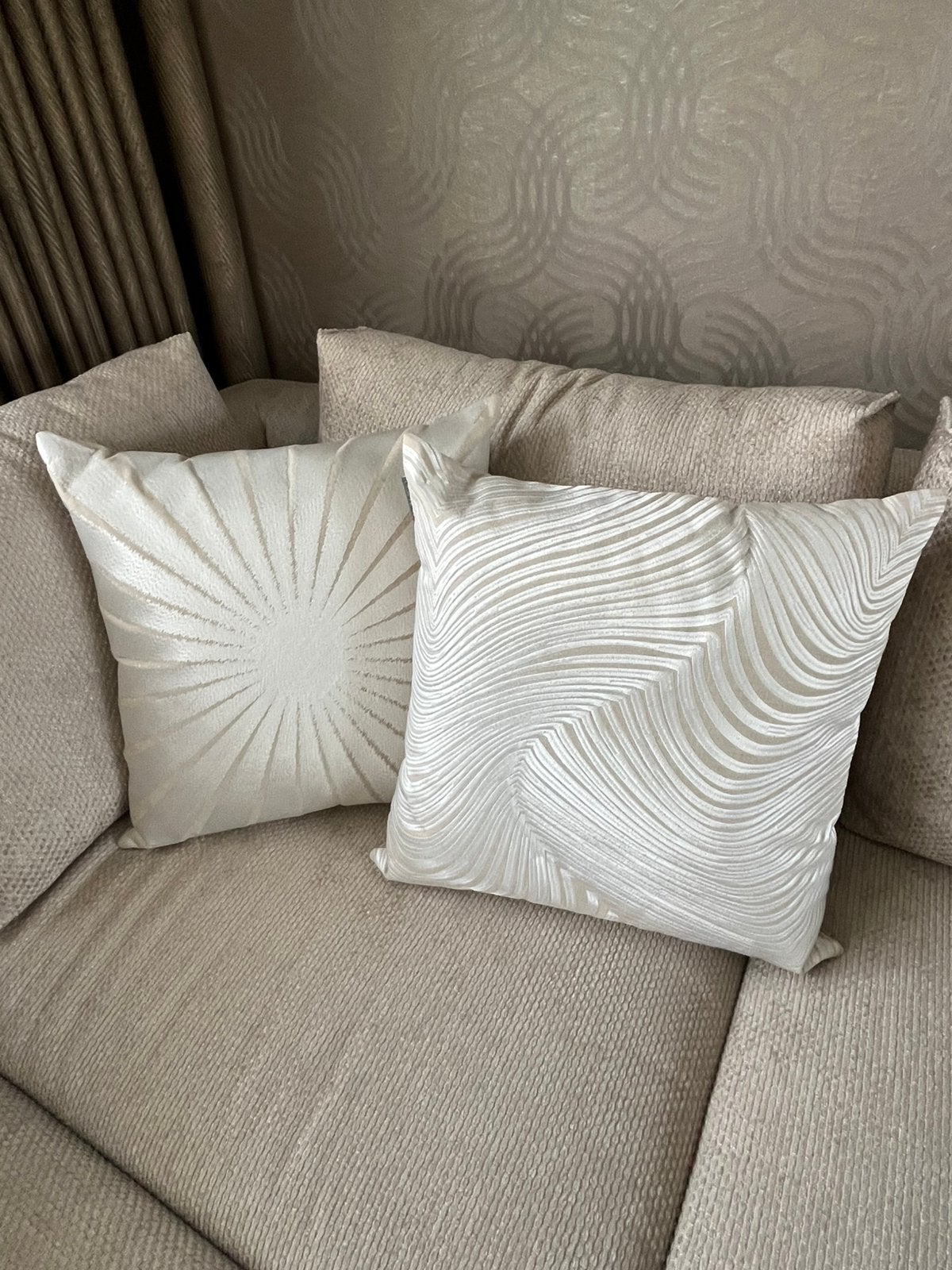 2 sierkussen 45 x 45 cm * NIEUW *, Ophalen of Verzenden, Nieuw, Beige, Vierkant