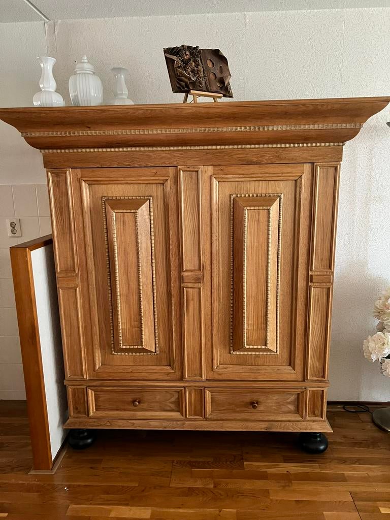 Mooie grote antieke kast, Ophalen