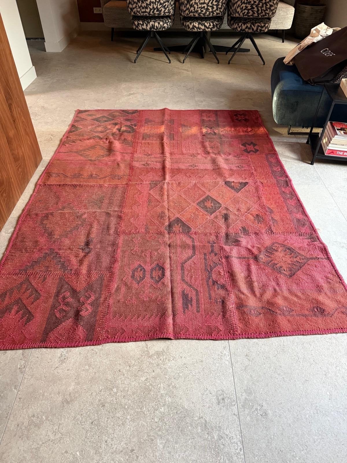 Vintage rood patchwork vloerkleed met patronen, Ophalen, Gebruikt, 150 tot 200 cm, 200 cm of meer