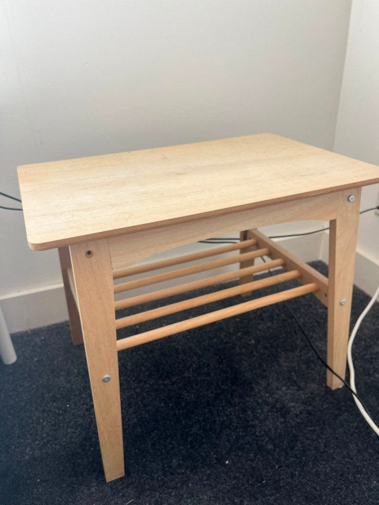 Wooden side table, Huis en Inrichting, Tafels | Sidetables, Ophalen, 100 tot 150 cm, Zo goed als nieuw, Grenenhout