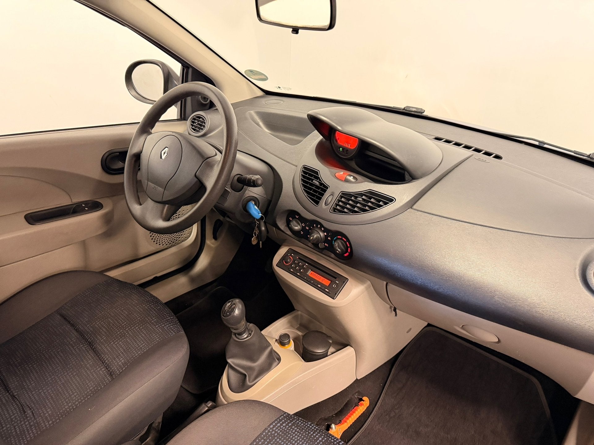 Renault Twingo 1.2 Authentique, Auto's, Renault, Voorwielaandrijving, Gebruikt, 4 cilinders, Metallic lak