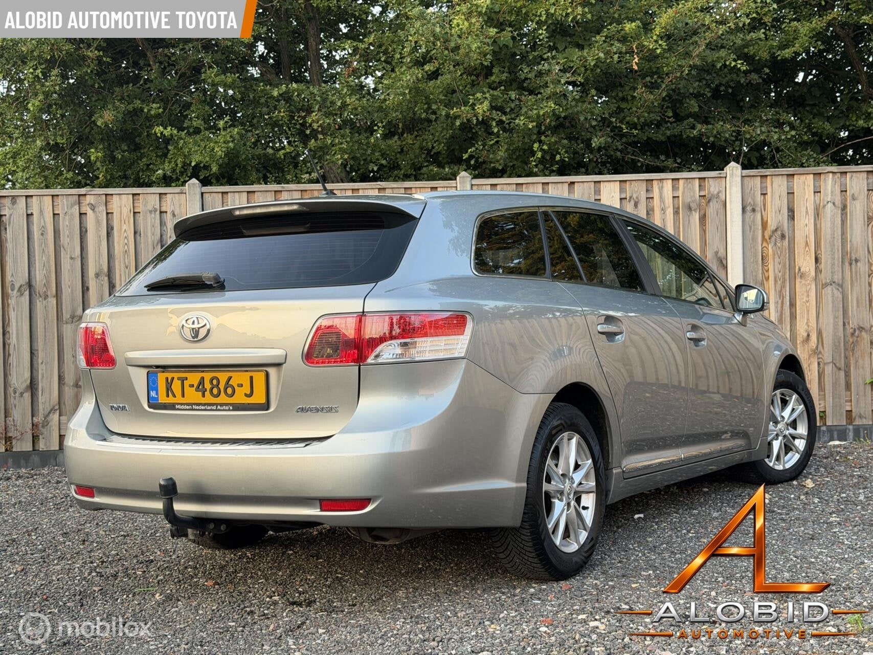 Toyota Avensis 1.8 VVTi Automaat Camera trekhaal cruise navi, Auto's, Toyota, Euro 5, 15 km/l, 4 cilinders, 1600 kg