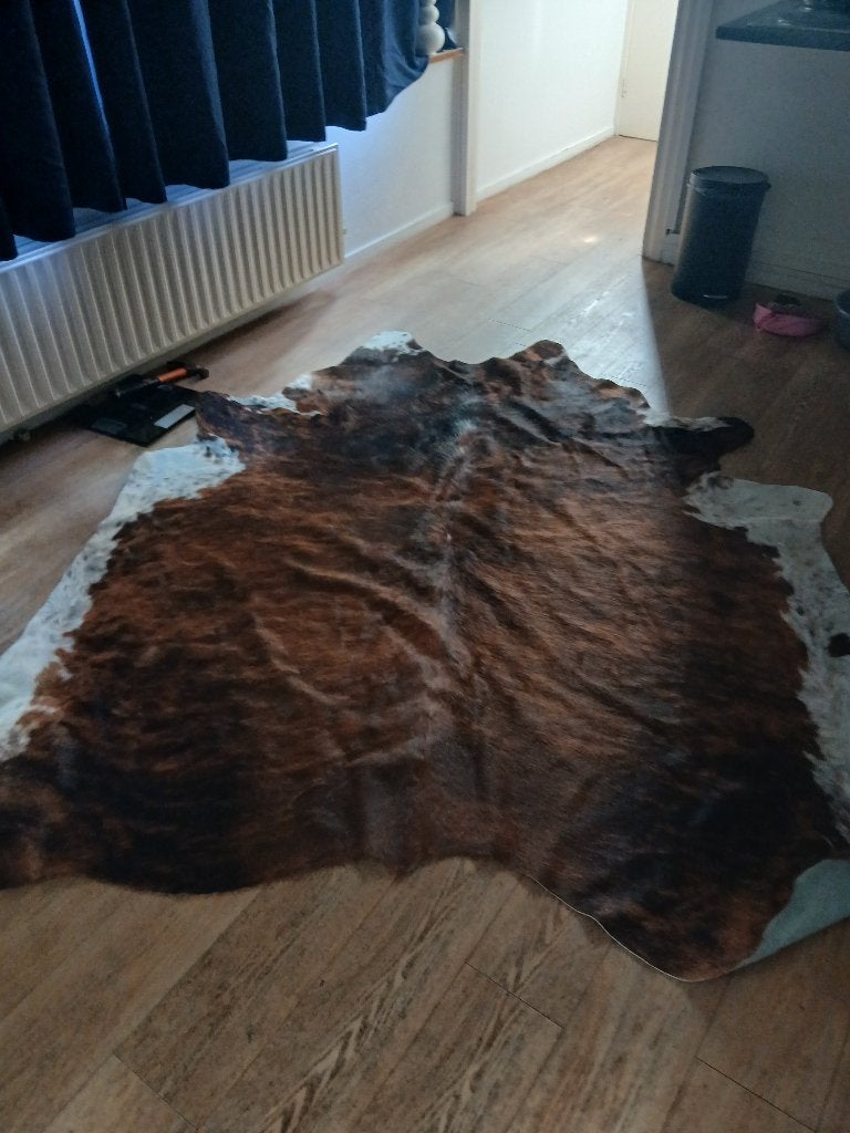 Vloerkleed koeienhuid, Huis en Inrichting, Stoffering | Tapijten en Kleden, Ophalen, 200 cm of meer, Zo goed als nieuw, 200 cm of meer