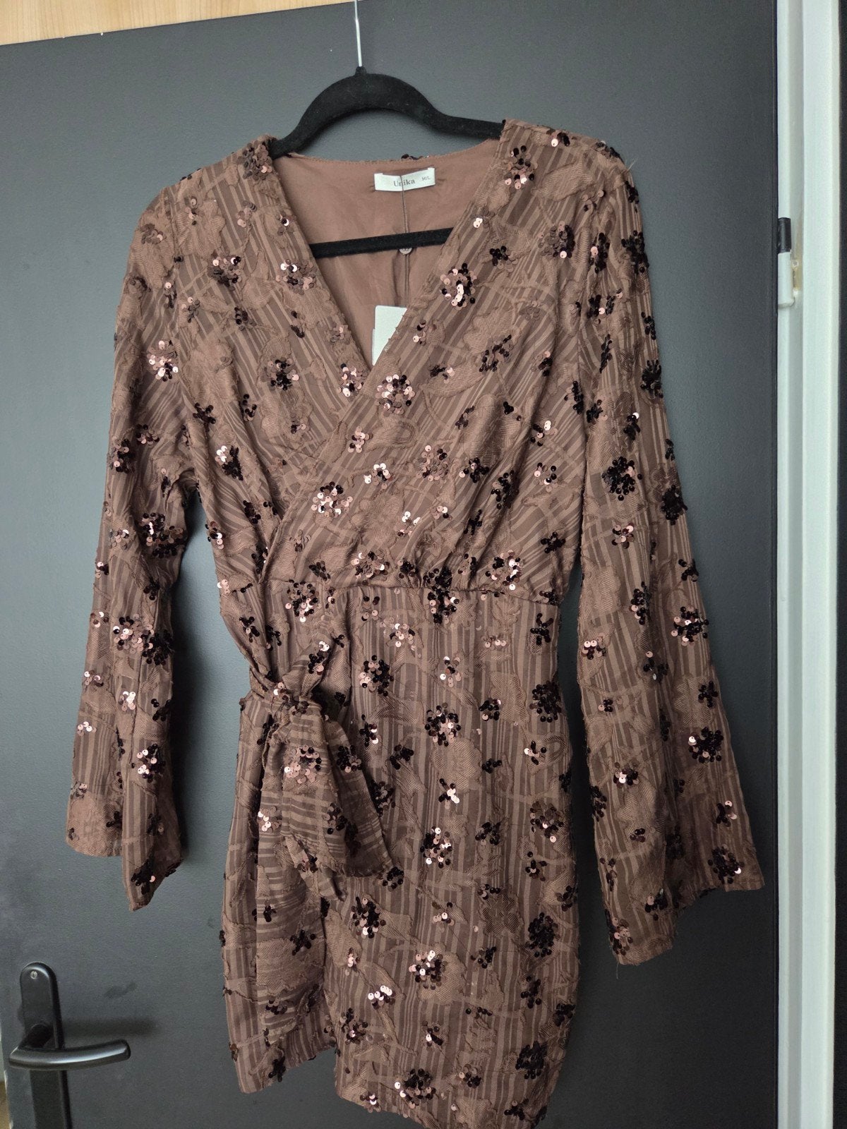 Nieuwe glitter jurk M/L - Chique & casual, Bruin, Nieuw, Ophalen of Verzenden, Boven de knie