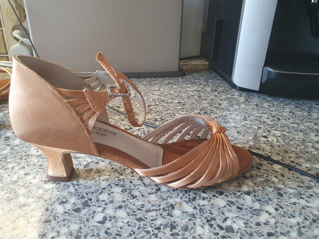 Dansschoenen goudkleurig, Ophalen, Zo goed als nieuw