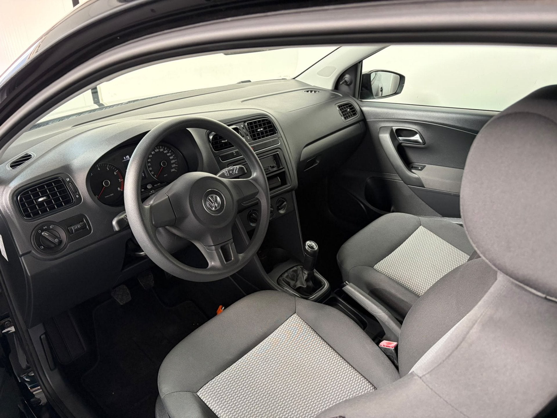 Volkswagen Polo 1.2 Easyline (bj 2012), Auto's, Voorwielaandrijving, Euro 5, 967 kg, Electronic Stability Program (ESP)