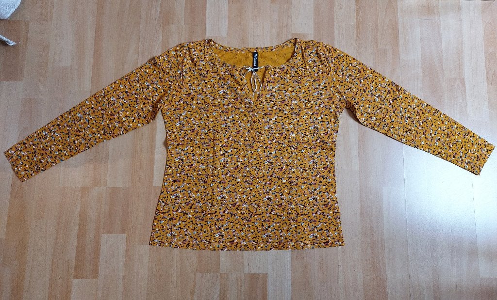 Geel bloemen longsleeve, Maat 38/40 (M), Geel, Ophalen of Verzenden, Zo goed als nieuw