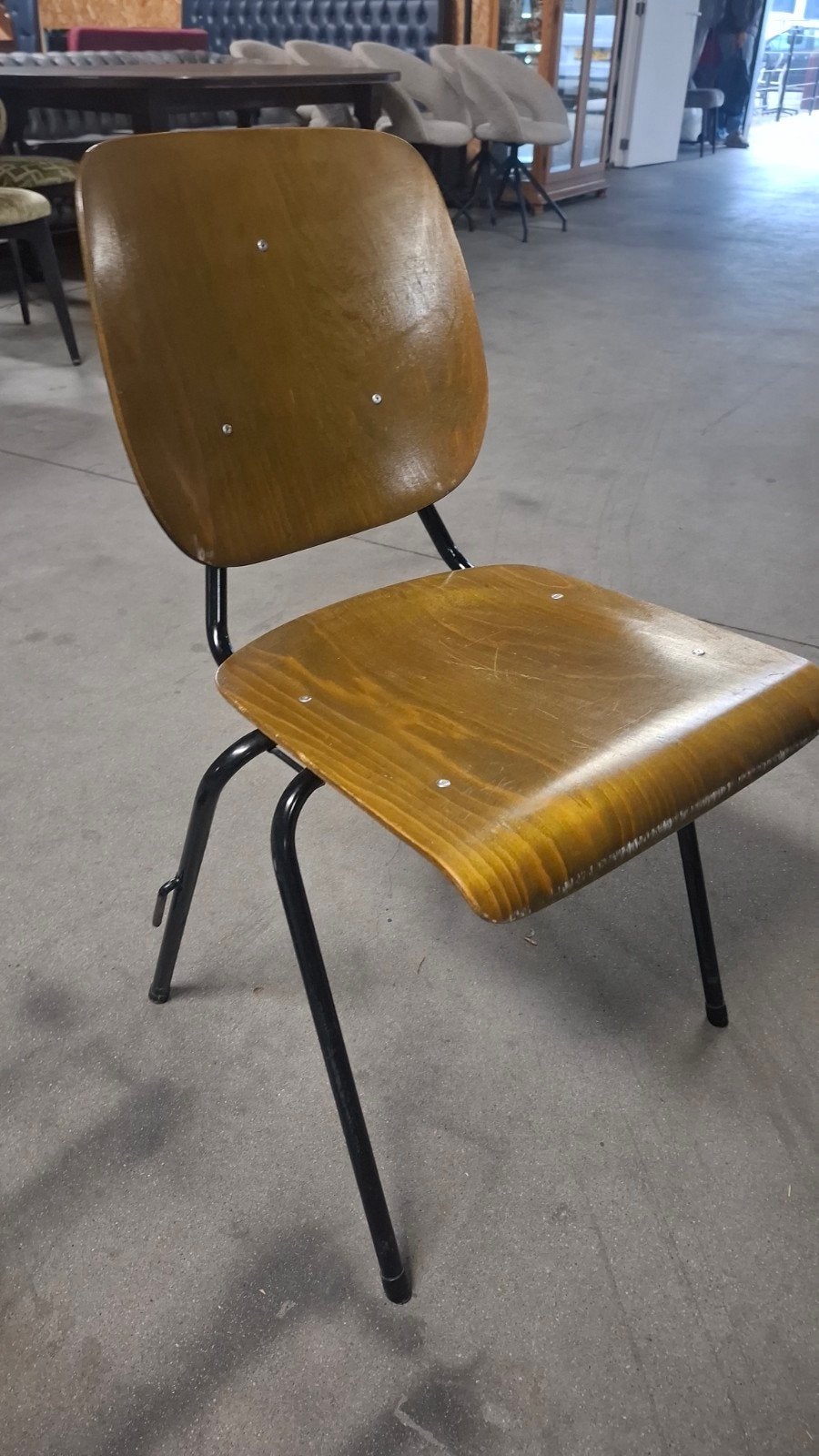 214 kho liang le design vintage school car katwijk horeca, Ophalen of Verzenden, Zo goed als nieuw, Metaal, Vijf, Zes of meer stoelen