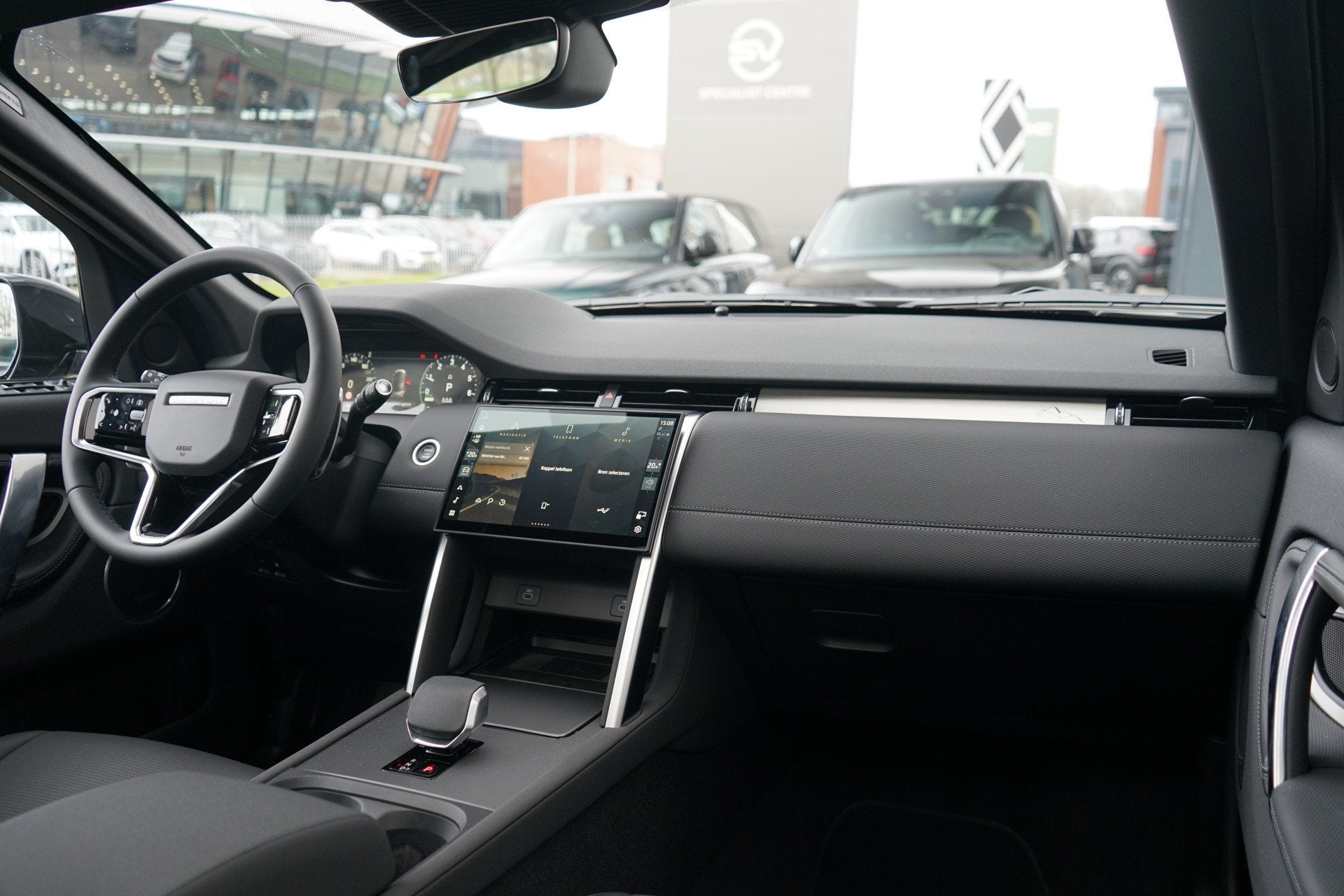 Land Rover Discovery Sport P270e PHEV Business Landmark Edit, Zwart, Discovery Sport, Vierwielaandrijving, Hybride Elektrisch/Benzine