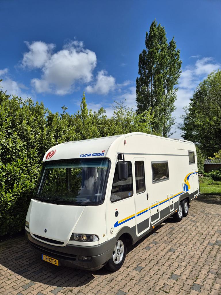 EuraMobil Integra 810 2003 Diesel- Luxe Camper & Zonnepane, Caravans en Kamperen, Campers, Chemisch toilet, Fiat, Diesel, Particulier