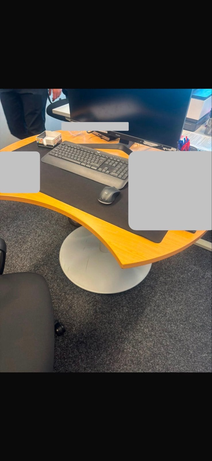 Modern bureau & vergadertafel met uniek design, Huis en Inrichting, Tafels | Eettafels, Ophalen, Gebruikt, 100 tot 150 cm, Tot twee personen