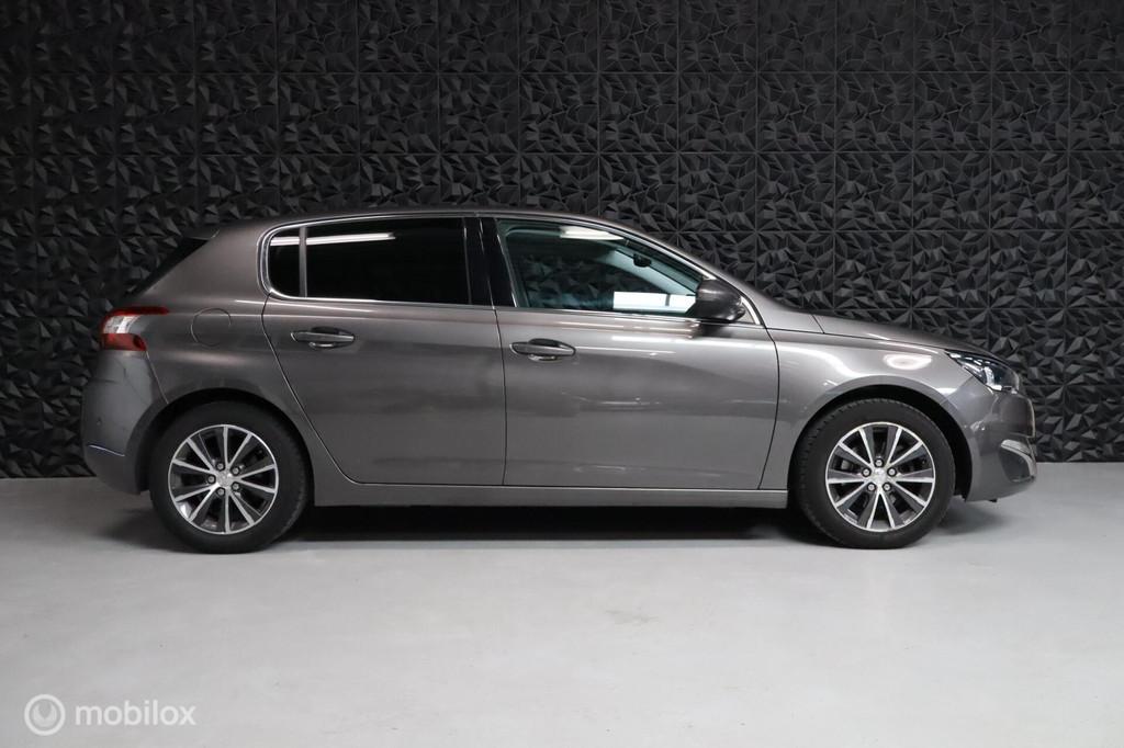 Peugeot 308 1.2 PureTech Allure | PANO | CAMERA | DODEHOEK |, Euro 6, 1199 cc, 610 kg, 49 €/maand