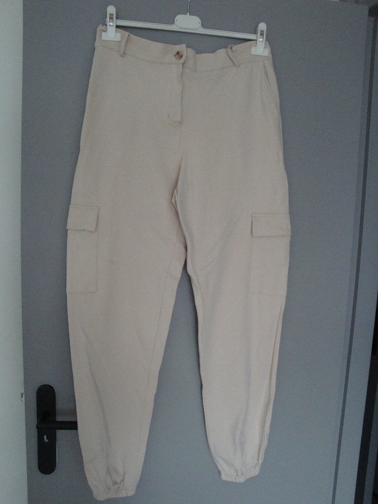 Lange elastische cloud dancer cargo ballon broek. Maat L., Kleding | Dames, Wit, Maat 42/44 (L), Ophalen of Verzenden, Zo goed als nieuw