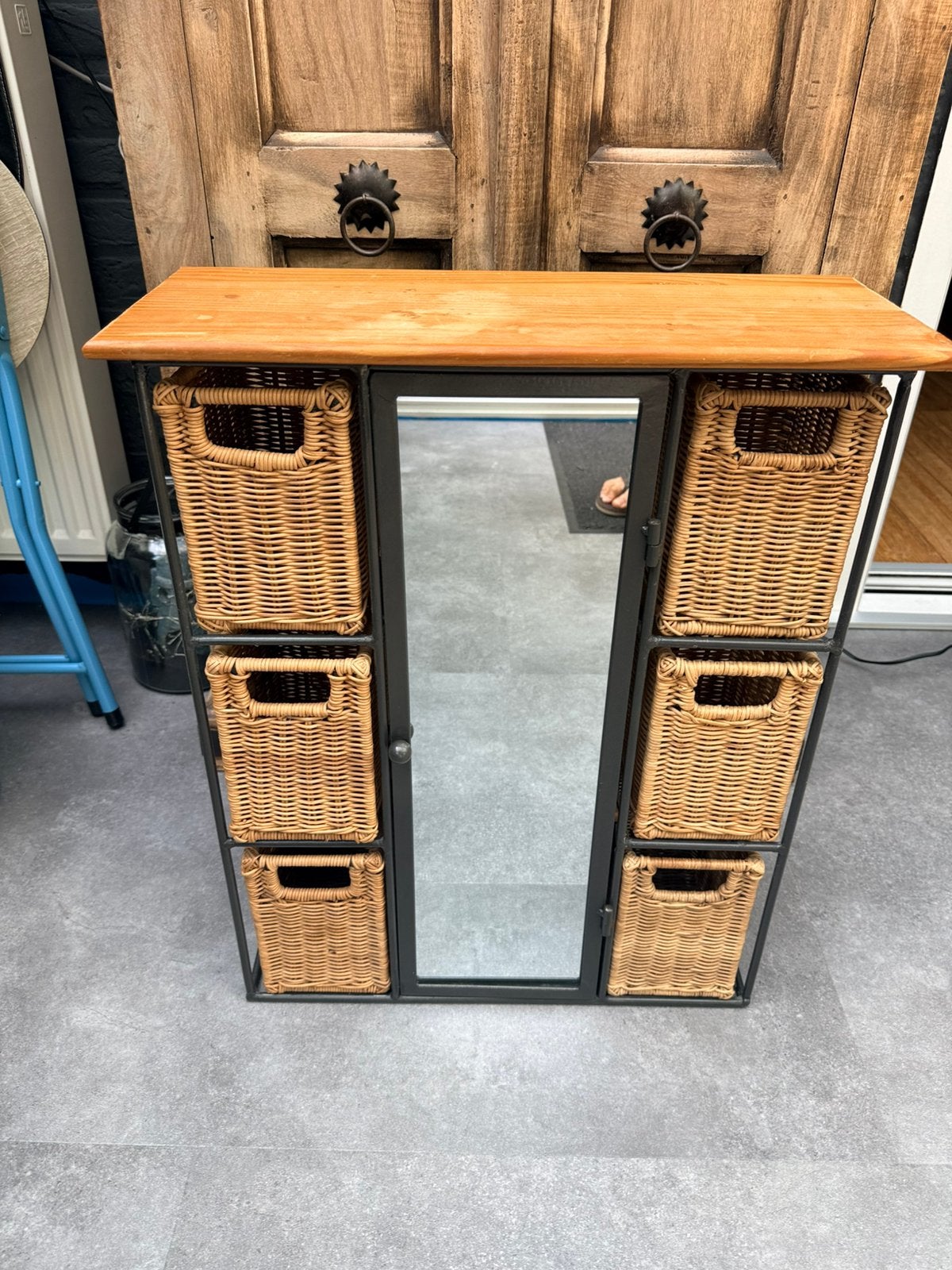Landelijke Ladekast met Spiegel, 6 Rotan Manden, Huis en Inrichting, Kasten | Wandmeubels, Ophalen, Gebruikt, Minder dan 150 cm