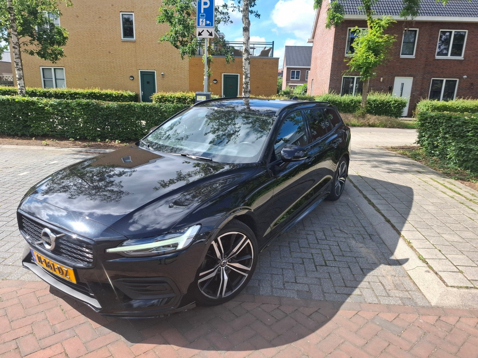 Volvo V60 B3 163pk Geartronic Mild Hybrid 2021 Zwart, Auto's, Volvo, Particulier, V60, Hybride Elektrisch/Benzine, Stationwagon