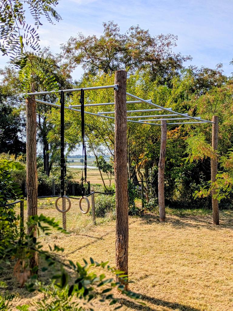 Maatwerk Houten Sportinstallaties & Natuurlijke Trimbaan, Ophalen, Nieuw, Buik