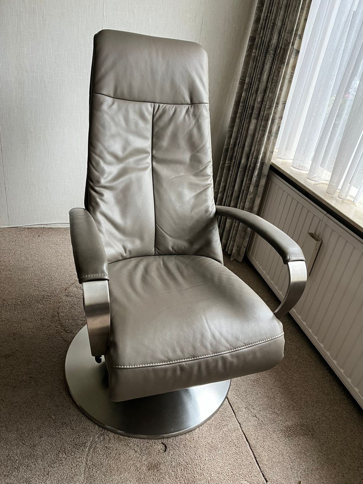 Prominent Sta-op fauteuil C-100, leder, elektrisch, Ophalen, Overige kleuren, Leer, Zo goed als nieuw