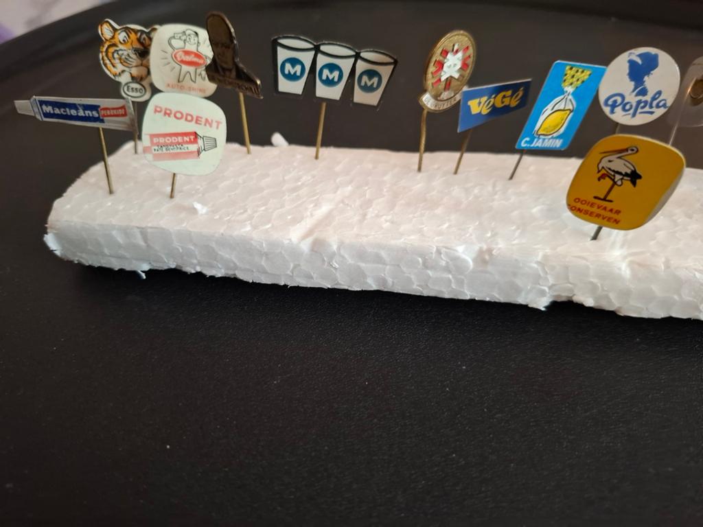 35 speldjes.6 Blue Band,2 exota drinks,2 LEGO etc € 5,00, Verzamelen, Ophalen of Verzenden, Gebruikt, Overige onderwerpen