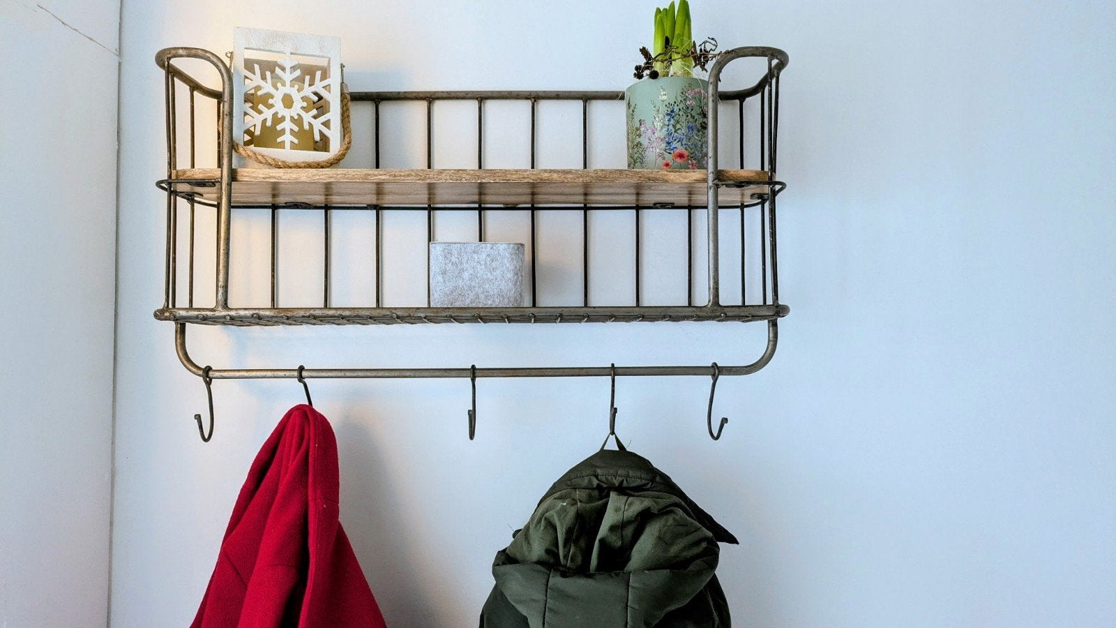 Stoere wandkapstok van mangohout en staal met 5 haken, Huis en Inrichting, Woonaccessoires | Kapstokken, Overige materialen, Zo goed als nieuw