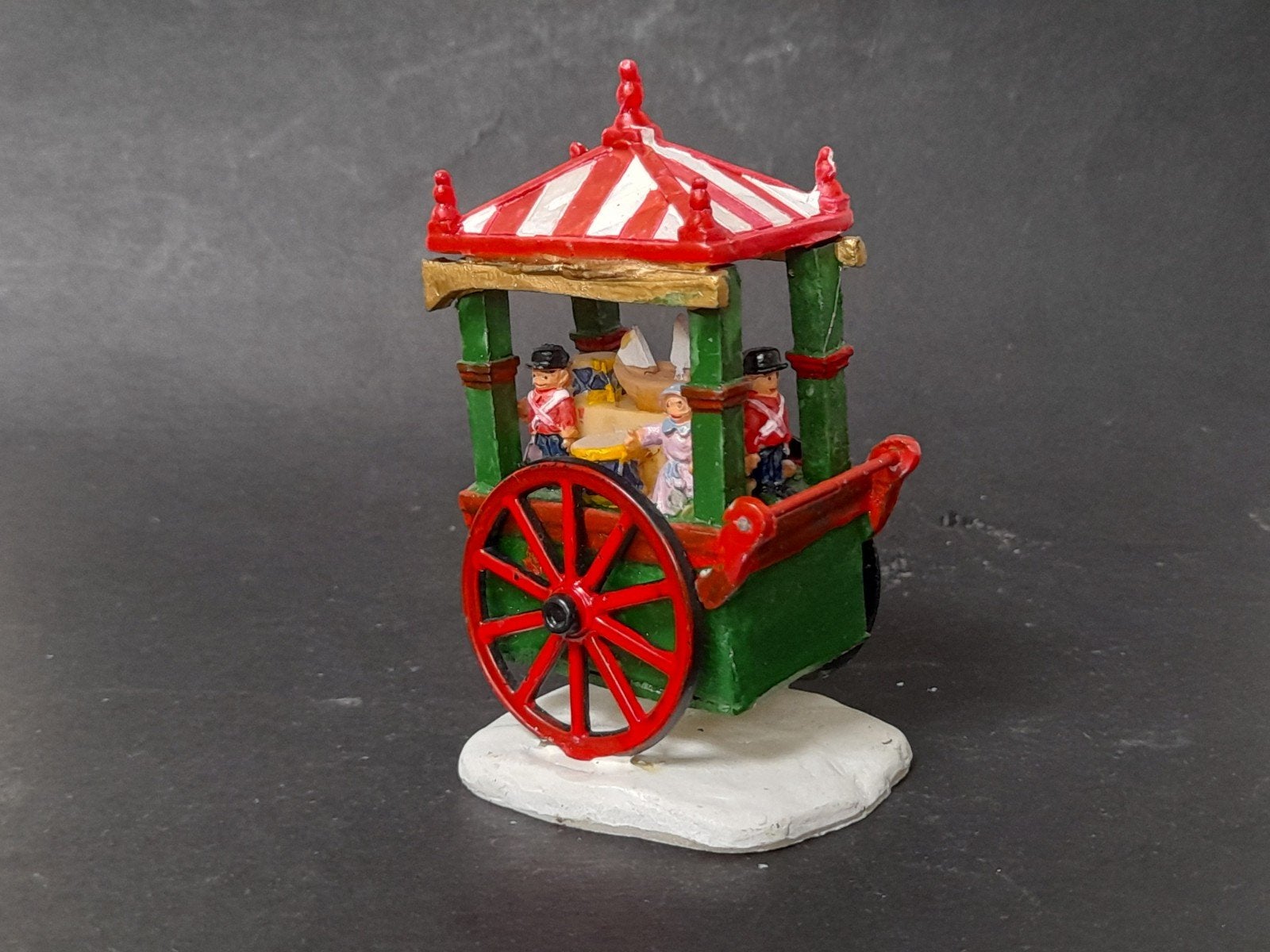 lemax kerst figuur a4 kerstdorp kersthuisjes, Diversen, Kerst, Verzenden