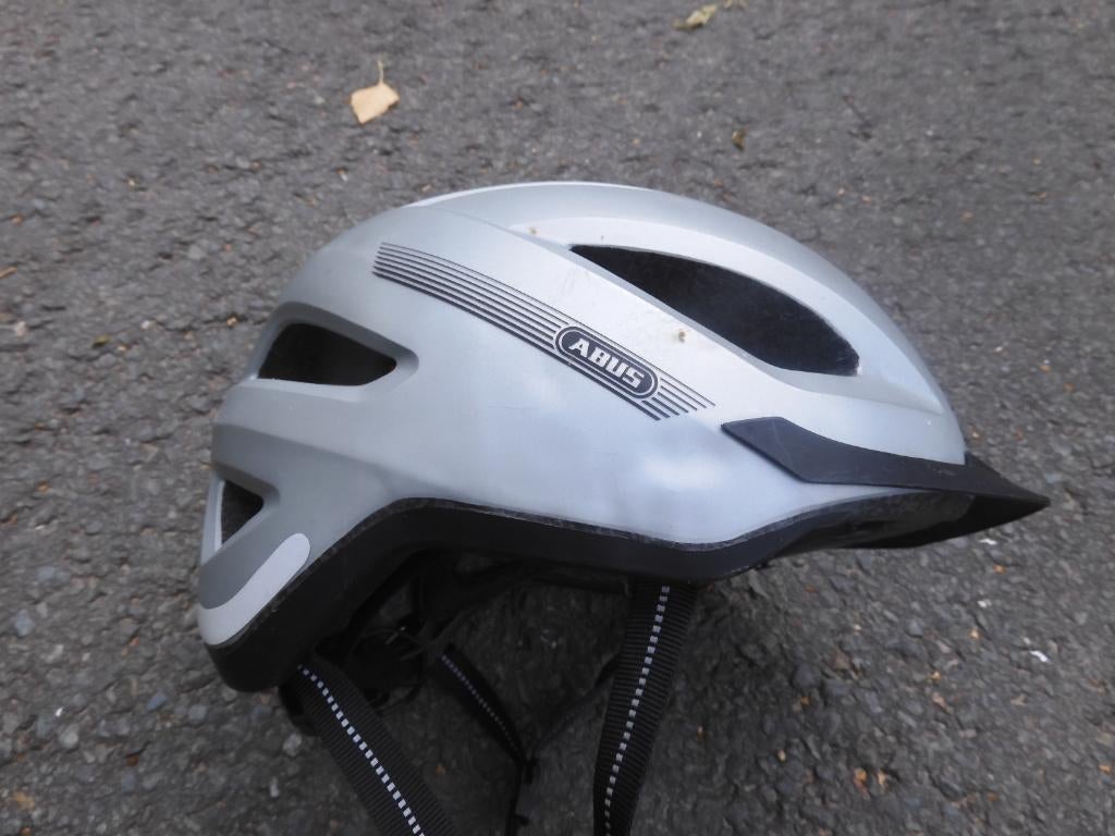 fietshelm Abus speed Pedelec plus met verlichting erin, Ophalen, Zo goed als nieuw, Heer of Dame