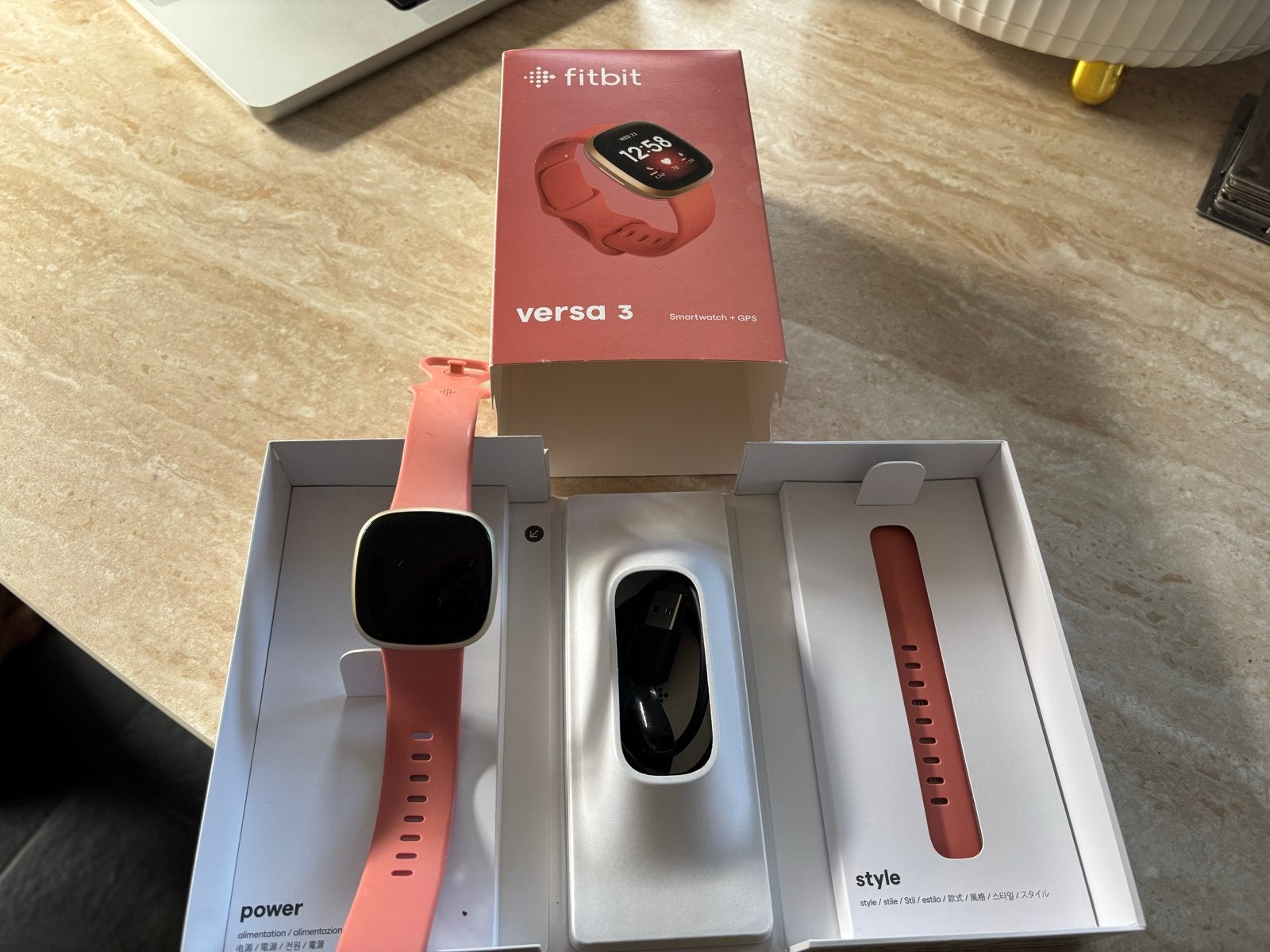Fitbit Versa 3 Smartwatch + GPS - Zo goed als nieuw, Afstand, Ophalen of Verzenden, Zo goed als nieuw, Android