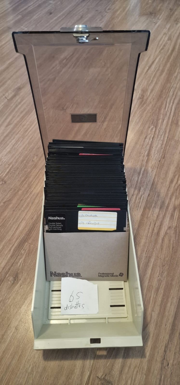 65 stuks Commodore 64 diskettes vol met software games, Ophalen of Verzenden, Gebruikt