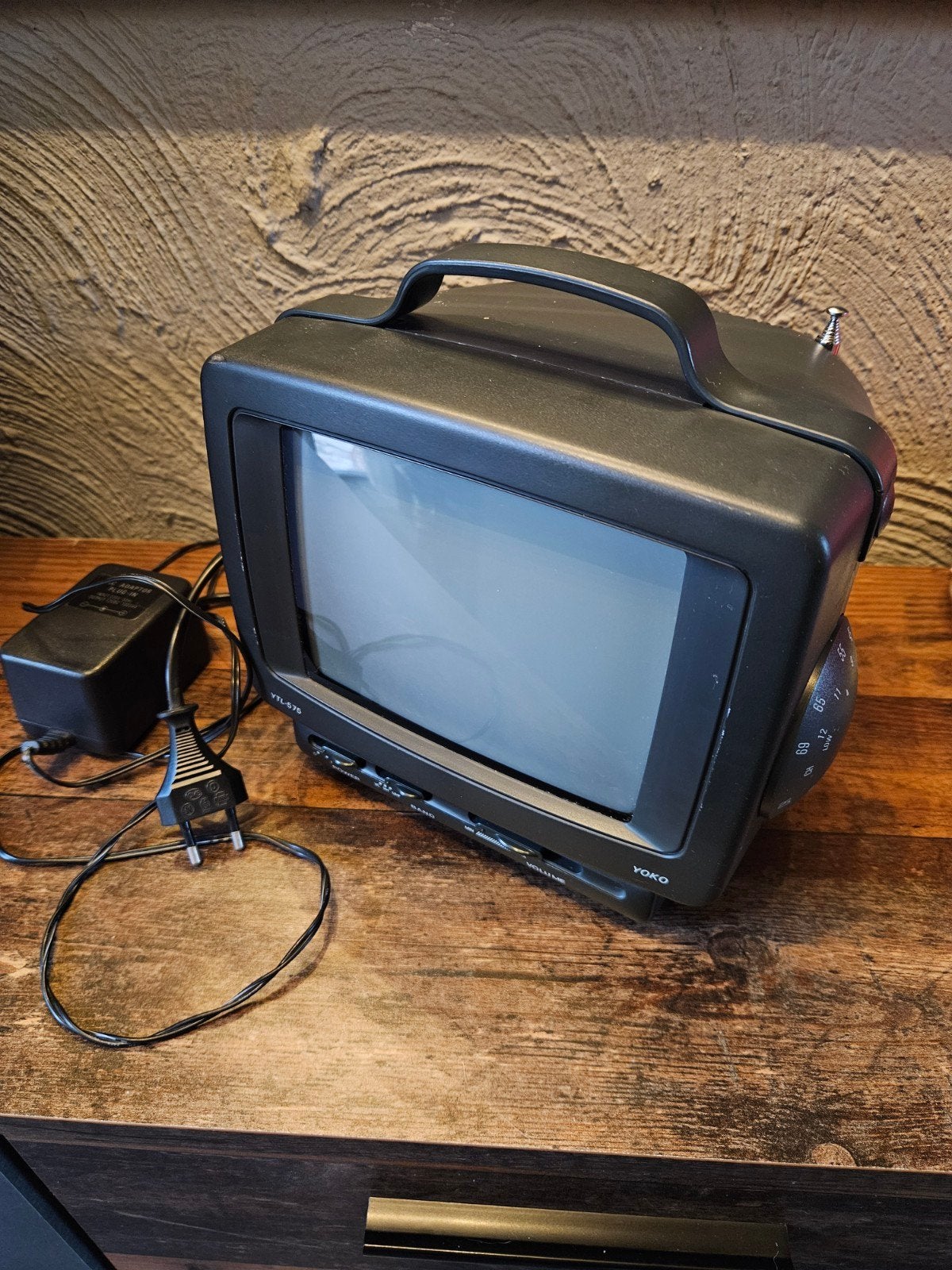 Vintage Yoko YTL-575 Draagbare Zwart-wit Televisie, Ophalen of Verzenden, Gebruikt, Minder dan 40 cm, Overige merken